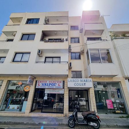 Cheer Up City Apartment, Near To The Finikoudes Beach Lárnaca Exterior foto