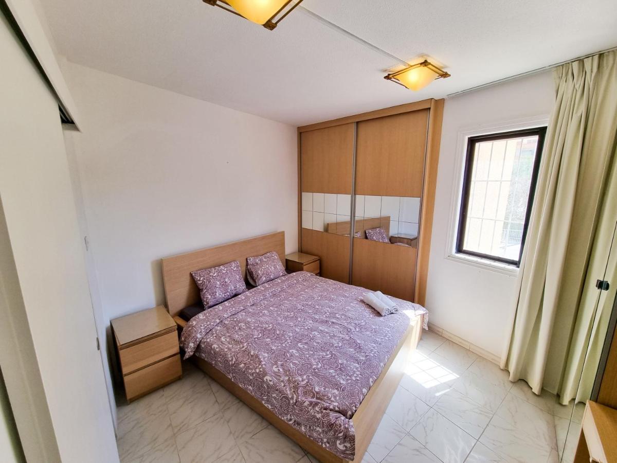 Cheer Up City Apartment, Near To The Finikoudes Beach Lárnaca Exterior foto