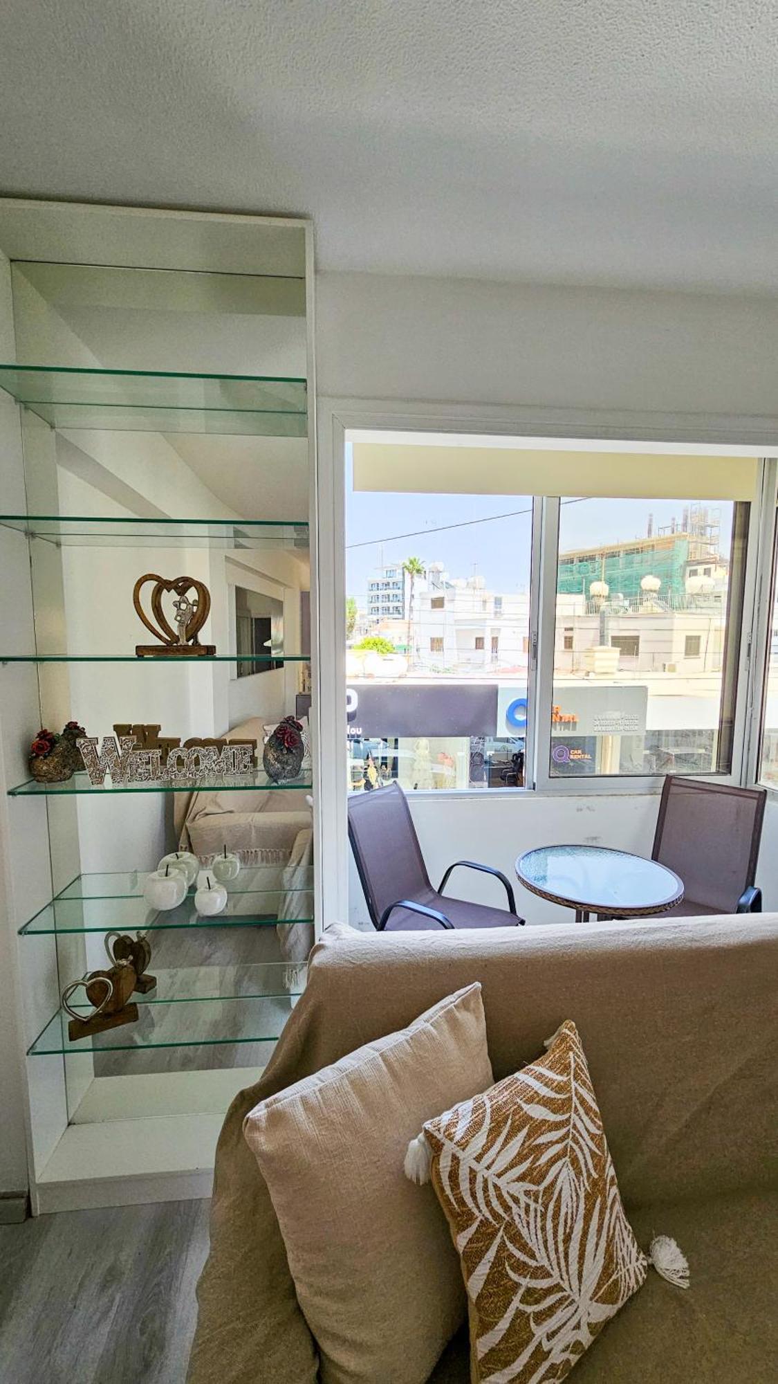Cheer Up City Apartment, Near To The Finikoudes Beach Lárnaca Exterior foto